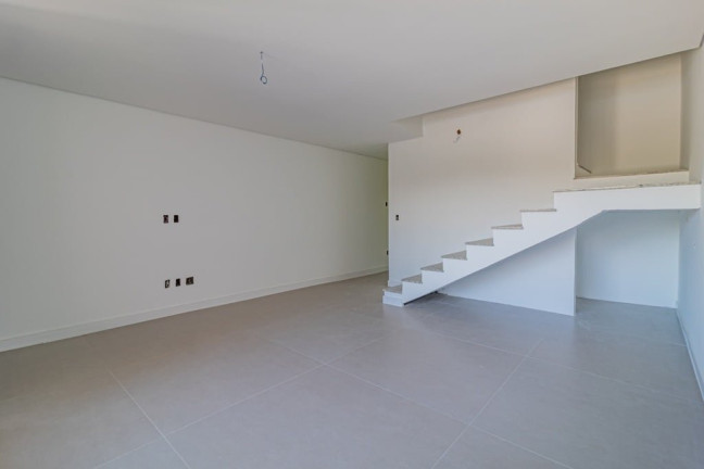 Imagem Casa com 3 Quartos à Venda, 210 m² em Chácara Das Pedras - Porto Alegre Imagem Casa com 3 Quartos à Venda, 210 m² em Chácara Das Pedras - Porto Alegre