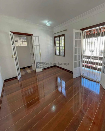 Imagem Casa com 4 Quartos à Venda, em Jardim Amália - Volta Redonda Imagem Casa com 4 Quartos à Venda, em Jardim Amália - Volta Redonda