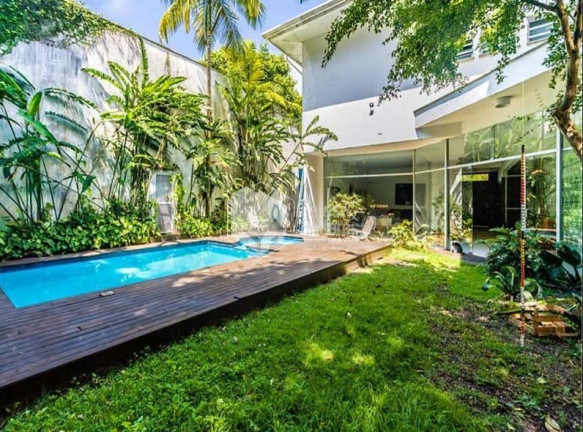 Imagem Casa com 4 Quartos à Venda, 480 m² em Alto De Pinheiros - São Paulo Imagem Casa com 4 Quartos à Venda, 480 m² em Alto De Pinheiros - São Paulo