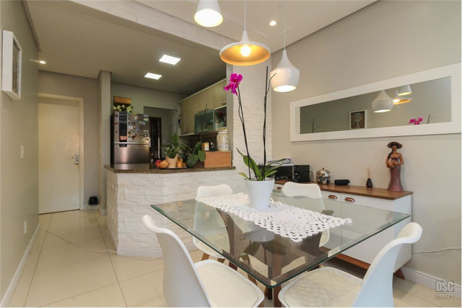 Imagem Casa com 3 Quartos à Venda, em Hípica - Porto Alegre Imagem Casa com 3 Quartos à Venda, em Hípica - Porto Alegre