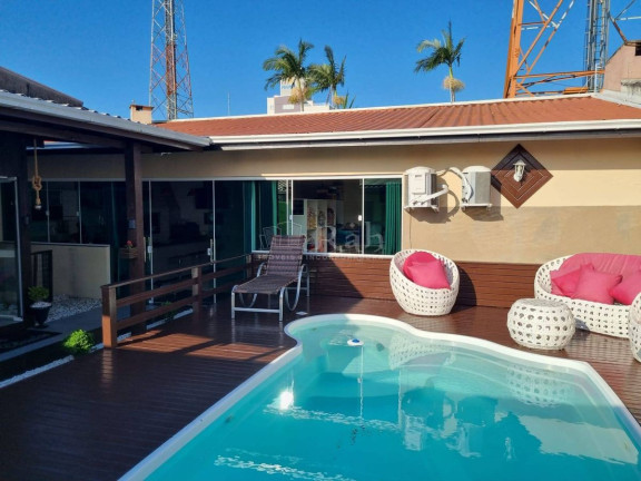Casa com 5 Quartos à Venda, 420 m² em Cordeiros - Itajaí