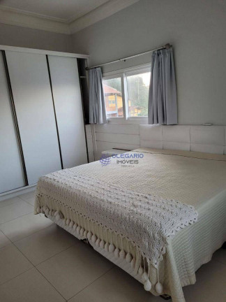 Imagem Sobrado com 3 Quartos à Venda, 280 m² em Centro - Penha Imagem Sobrado com 3 Quartos à Venda, 280 m² em Centro - Penha