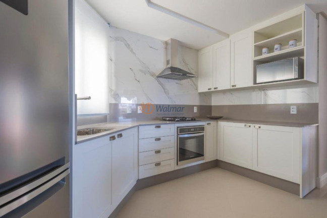 Imagem Imóvel com 3 Quartos à Venda, 182 m² em Pioneiros - Balneário Camboriú Imagem Imóvel com 3 Quartos à Venda, 182 m² em Pioneiros - Balneário Camboriú