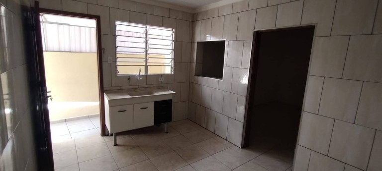 Imagem Casa com 1 Quarto para Alugar, em Jardim Dona Sinhá - São Paulo Imagem Casa com 1 Quarto para Alugar, em Jardim Dona Sinhá - São Paulo