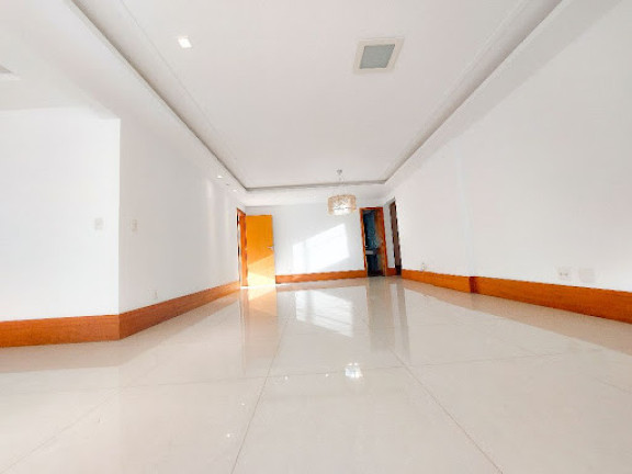 Imagem Apartamento com 3 Quartos à Venda, 180 m² em Várzea - Teresópolis