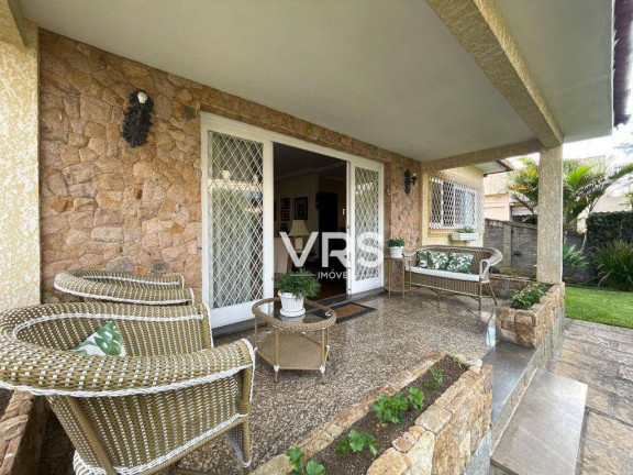 Imagem Casa com 3 Quartos à Venda, 141 m² em Várzea - Teresópolis