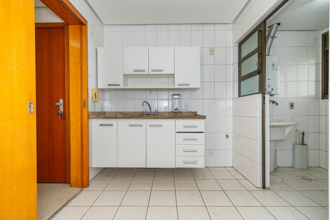 Imagem Imóvel com 2 Quartos à Venda,  em Petrópolis - Porto Alegre