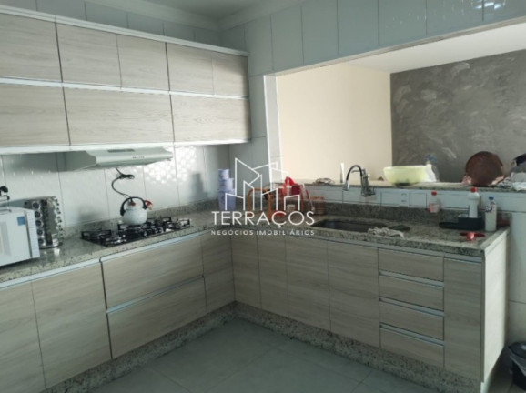 Imagem Sobrado com 3 Quartos à Venda, 266 m² em Jardim América - Várzea Paulista