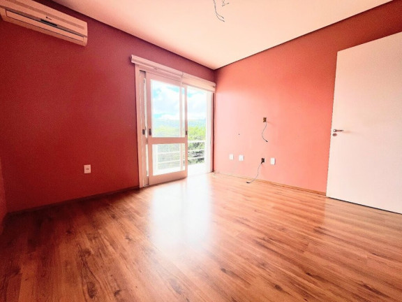 Imagem Casa com 3 Quartos à Venda, em Vila Nova - Porto Alegre Imagem Casa com 3 Quartos à Venda, em Vila Nova - Porto Alegre