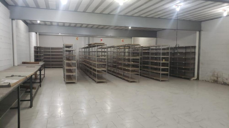Imagem Imóvel à Venda, 600 m² em Campo Grande - Rio De Janeiro Imagem Imóvel à Venda, 600 m² em Campo Grande - Rio De Janeiro