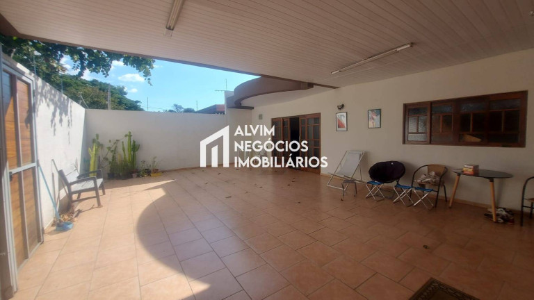 Imagem Casa com 4 Quartos à Venda, 240 m² em Jardim Satélite - São José Dos Campos