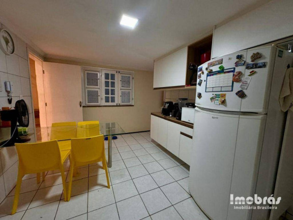Imagem Casa com 5 Quartos à Venda, 186 m² em Edson Queiroz - Fortaleza Imagem Casa com 5 Quartos à Venda, 186 m² em Edson Queiroz - Fortaleza