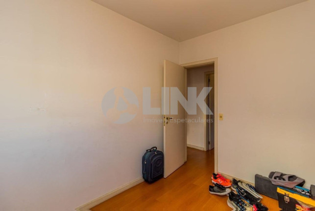 Imagem Apartamento com 3 Quartos à Venda, 83 m² em Mont Serrat - Porto Alegre Imagem Apartamento com 3 Quartos à Venda, 83 m² em Mont Serrat - Porto Alegre