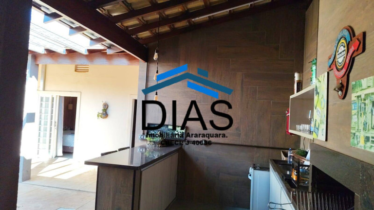 Imagem Casa com 3 Quartos à Venda, 241 m² em Jardim Gardênias - Araraquara Imagem Casa com 3 Quartos à Venda, 241 m² em Jardim Gardênias - Araraquara