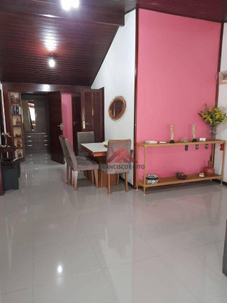 Imagem Casa com 6 Quartos à Venda, 300 m² em Piratininga - Niterói Imagem Casa com 6 Quartos à Venda, 300 m² em Piratininga - Niterói