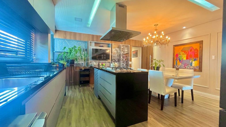 Imagem Apartamento com 3 Quartos à Venda, 142 m² em Centro - Florianópolis Imagem Apartamento com 3 Quartos à Venda, 142 m² em Centro - Florianópolis