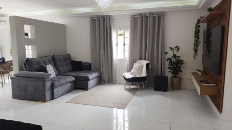Foto do imóvel Casa com 4 Quartos à Venda, 360 m² em Piratininga - Niterói