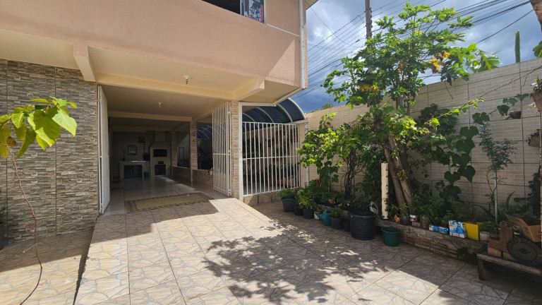 Imagem Casa com 6 Quartos à Venda, 340 m² em Cajuru - Curitiba