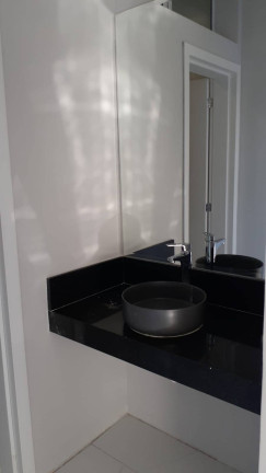 Imagem Casa com 3 Quartos à Venda, 231 m² em Jardim Imperial - Cuiabá