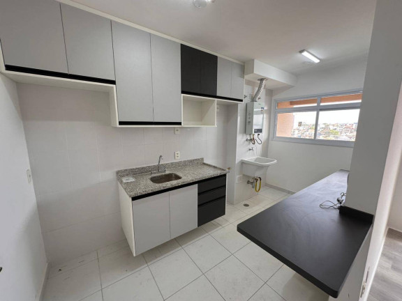 Apartamento com 3 Quartos para Alugar, 66 m² em Jardim Das Belezas - Carapicuíba