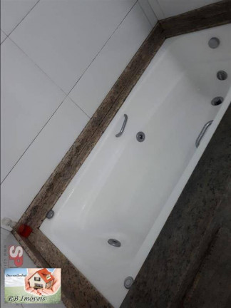 Imagem Casa com 3 Quartos à Venda, 175 m² em Vila Scarpelli - Santo André