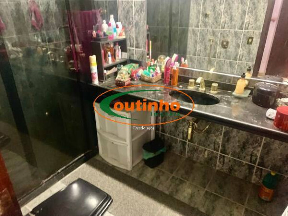 Imagem Casa com 4 Quartos à Venda, 400 m² em Grajaú - Rio De Janeiro Imagem Casa com 4 Quartos à Venda, 400 m² em Grajaú - Rio De Janeiro