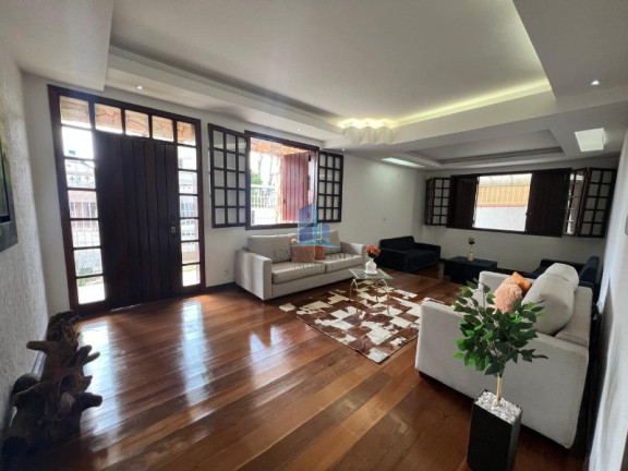 Imagem Casa com 4 Quartos à Venda, 472 m² em Novo Eldorado - Contagem