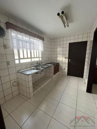 Imagem Sobrado com 6 Quartos à Venda, 443 m² em Nova Brasília - Joinville