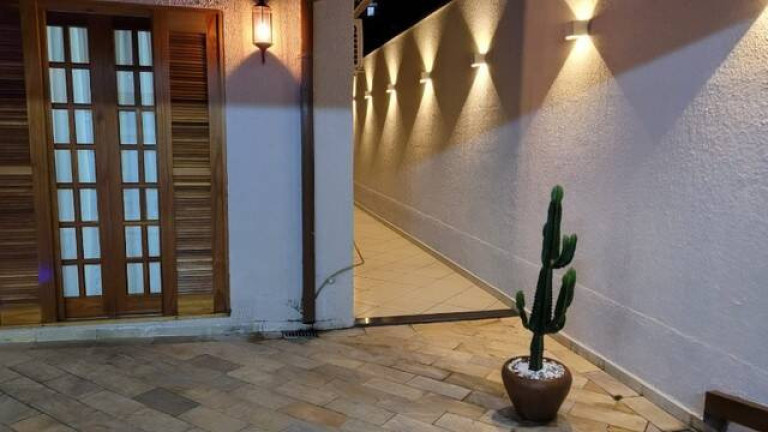 Imagem Casa com 3 Quartos à Venda, 300 m² em Parque Industrial - São José Dos Campos Imagem Casa com 3 Quartos à Venda, 300 m² em Parque Industrial - São José Dos Campos