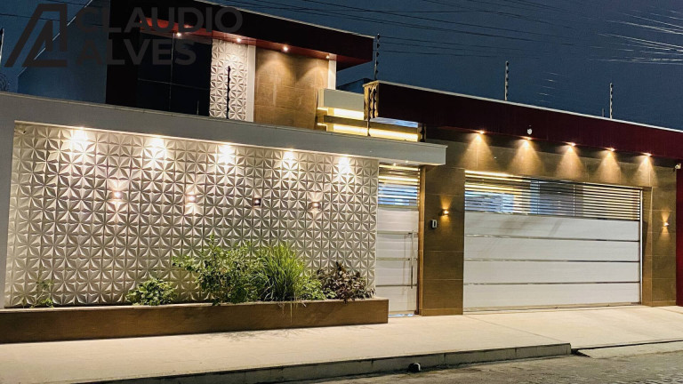 Casa com 3 Quartos à Venda, 300 m² em Cidade Nova - Feira De Santana