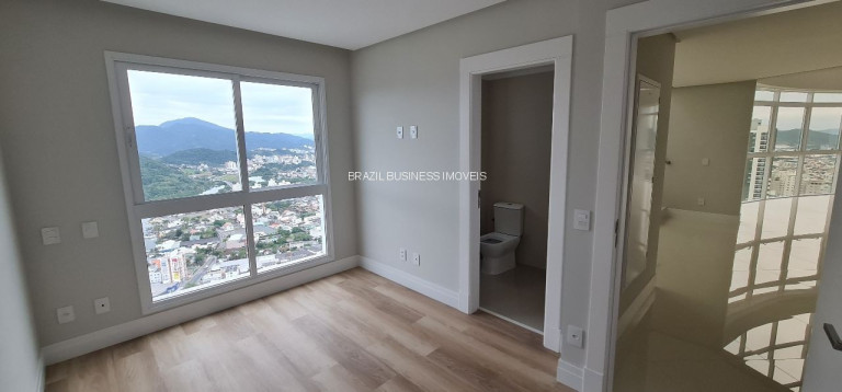Imagem Imóvel com 4 Quartos à Venda, 227 m² em Centro - Balneário Camboriú