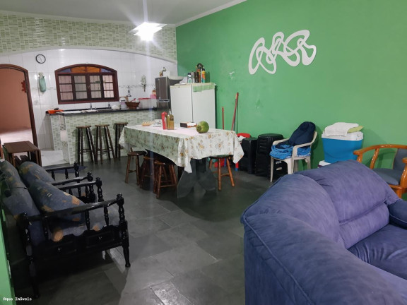 Imagem Casa com 3 Quartos à Venda, 250 m² em Belmira Novaes - Peruíbe