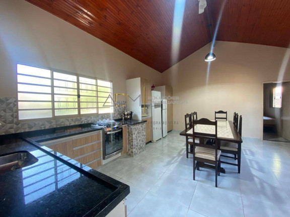 Imagem Chácara com 4 Quartos à Venda, 260 m² em Porto Said (vitoriana) - Botucatu