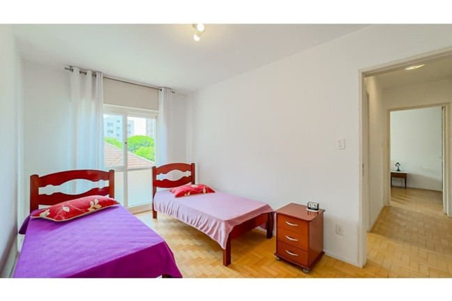 Imagem Imóvel com 3 Quartos à Venda, 108 m² em Petrópolis - Porto Alegre Imagem Imóvel com 3 Quartos à Venda, 108 m² em Petrópolis - Porto Alegre