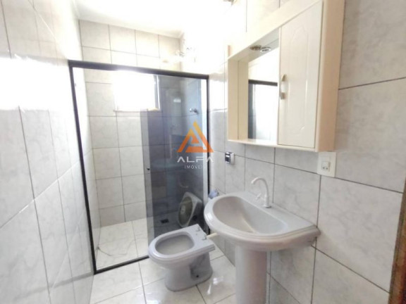 Imagem Casa com 4 Quartos à Venda, 300 m²