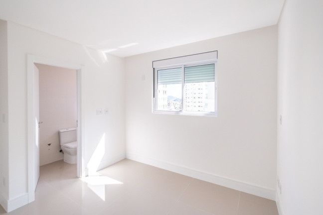 Imagem Imóvel com 3 Quartos à Venda,  em Centro - Balneário Camboriú
