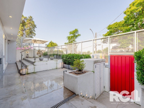 Imagem Casa com 3 Quartos à Venda,  em Três Figueiras - Porto Alegre
