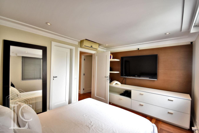 Imagem Apartamento com 3 Quartos à Venda, 181 m² em Moema - São Paulo