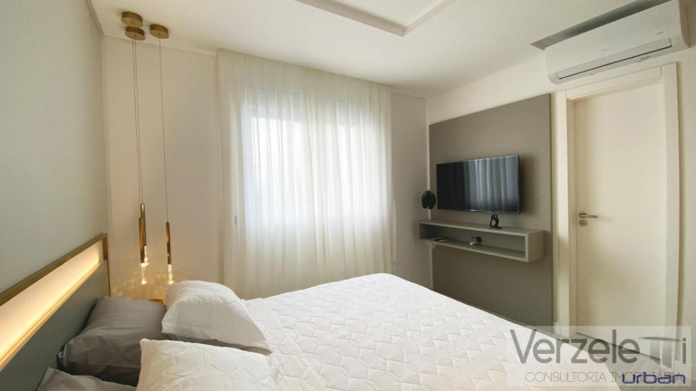 Imagem Apartamento com 4 Quartos à Venda, 240 m² em Centro - Balneário Camboriú Imagem Apartamento com 4 Quartos à Venda, 240 m² em Centro - Balneário Camboriú