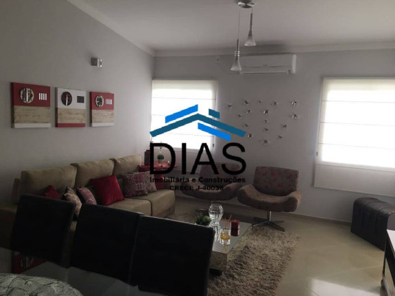 Imagem Casa com 3 Quartos à Venda, 256 m² em Centro - Araraquara Imagem Casa com 3 Quartos à Venda, 256 m² em Centro - Araraquara