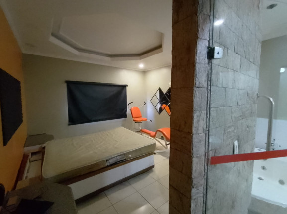 Imóvel Comercial à Venda, 2.019 m² em Residencial E Comercial Cidade Morumbi - Pindamonhangaba