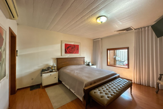 Imagem Casa com 3 Quartos à Venda, 300 m² em Três Figueiras - Porto Alegre