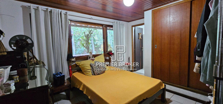 Imagem Casa com 3 Quartos à Venda, 250 m² em Colônia Alpina - Teresópolis Imagem Casa com 3 Quartos à Venda, 250 m² em Colônia Alpina - Teresópolis