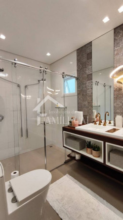 Imagem Casa com 3 Quartos à Venda, 320 m² em América - Joinville