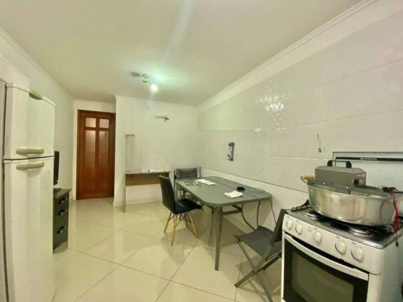 Imagem Casa com 4 Quartos à Venda, 233 m² em Menino Deus - Porto Alegre