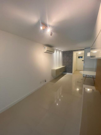 Imagem Imóvel com 3 Quartos à Venda, 108 m² em São Francisco - Niterói Imagem Imóvel com 3 Quartos à Venda, 108 m² em São Francisco - Niterói