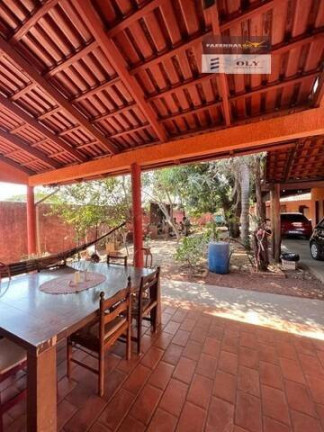 Imagem Casa com 3 Quartos à Venda, 200 m² em Setor Santos Dumont - Goiânia Imagem Casa com 3 Quartos à Venda, 200 m² em Setor Santos Dumont - Goiânia