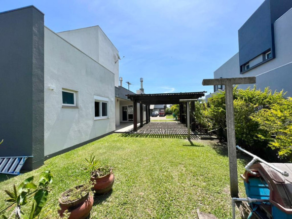 Imagem Casa com 3 Quartos à Venda, 219 m² em Atlantida Sul - Osorio