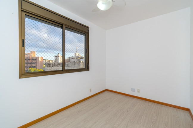 Imagem Imóvel com 2 Quartos à Venda,  em Petrópolis - Porto Alegre
