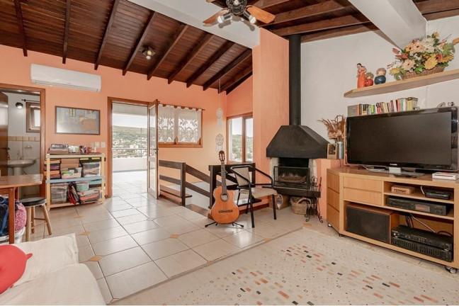 Imagem Casa com 3 Quartos à Venda, 160 m² em Nonoai - Porto Alegre